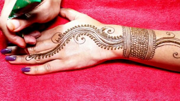 Simple Mehndi Design: 29 Easy Beautiful Mehndi Designs - Beautiful You